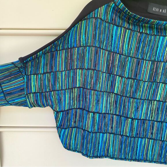 OZAI N KU Blue Striped Long Sleeve Knit Top Size M - Picture 7 of 10